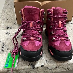 Kid hiking boots